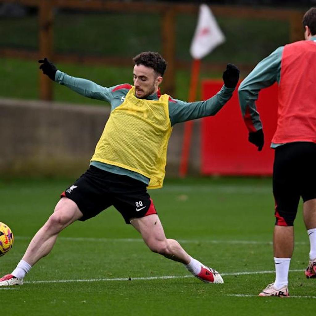 Liverpool vs Fulham LIVE: Premier League staff information and line-ups as Diogo Jota again on the bench for Reds Liverpool vs Fulham LIVE: Premier League staff information and line-ups as Diogo Jota again on the bench for Reds