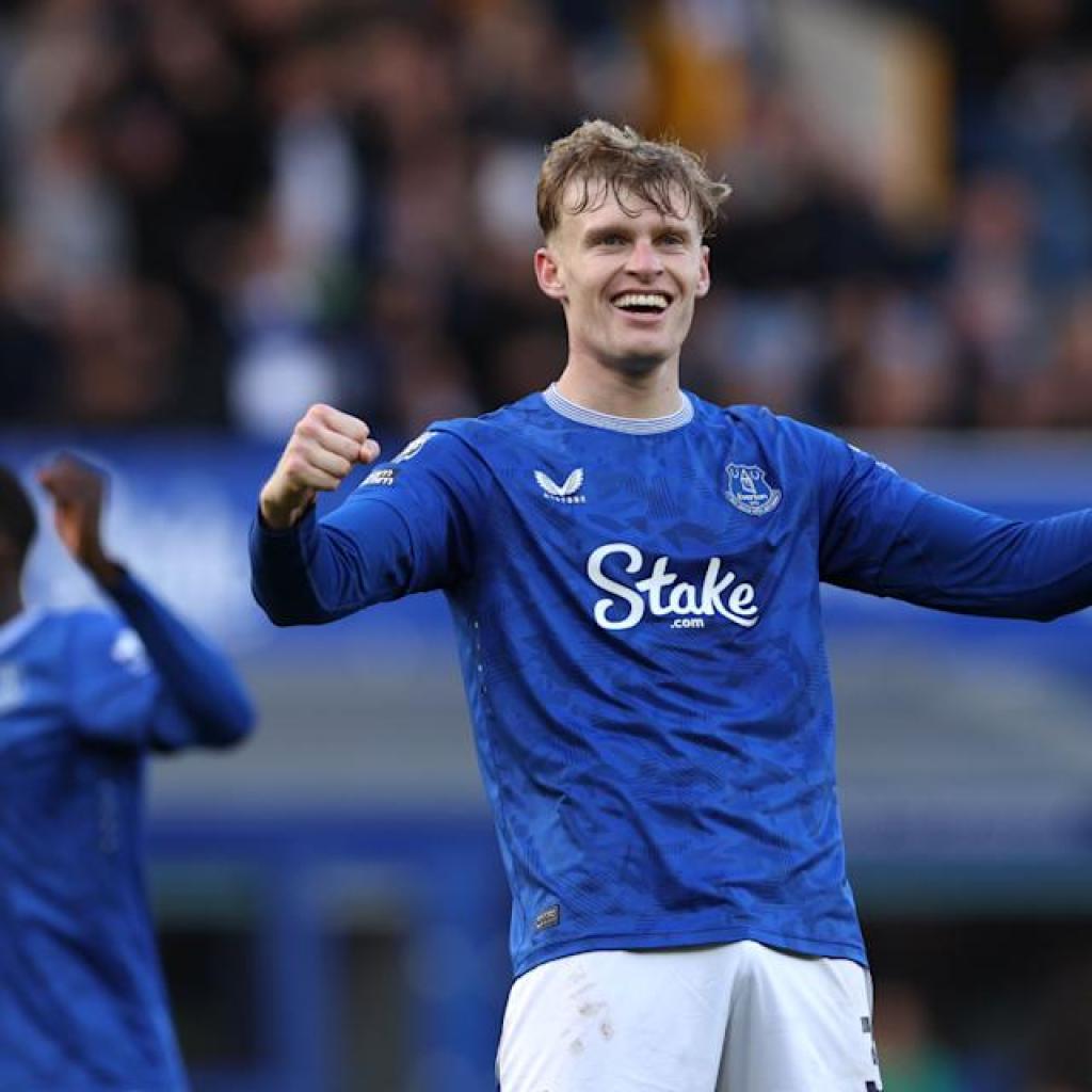 United now on red-alert as ‘magnificent’ Premier League goal might be offered as early as January United now on red-alert as ‘magnificent’ Premier League goal might be offered as early as January