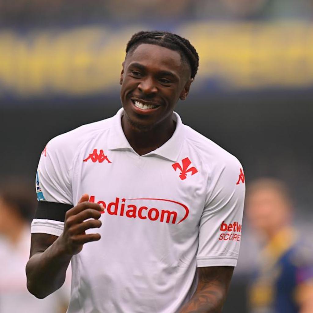 Kean stretchered off after fainting in Verona-Fiorentina Kean stretchered off after fainting in Verona-Fiorentina