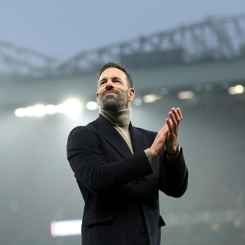 Van Nistelrooy tipped for shock Premier League administration return simply days after being let go by Amorim Van Nistelrooy tipped for shock Premier League administration return simply days after being let go by Amorim