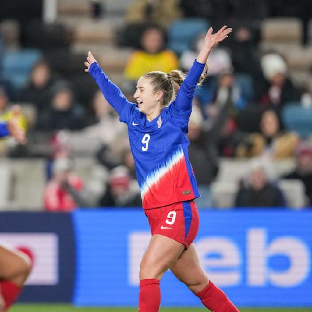 USWNT 2, Colombia 0: Macario scores in her return, Sentnor stuns with first aim USWNT 2, Colombia 0: Macario scores in her return, Sentnor stuns with first aim