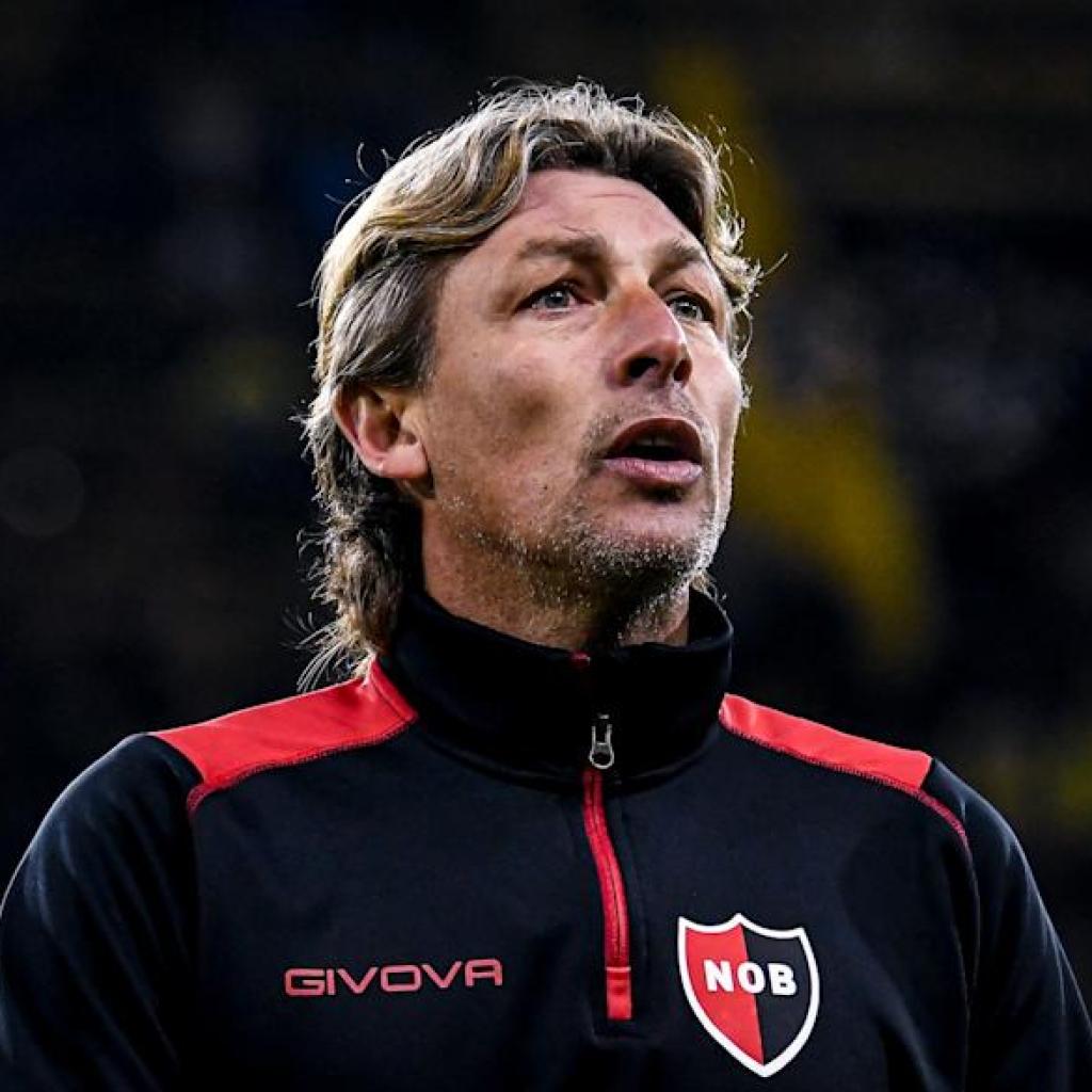 Former Manchester United star linked with shock La Liga job Former Manchester United star linked with shock La Liga job