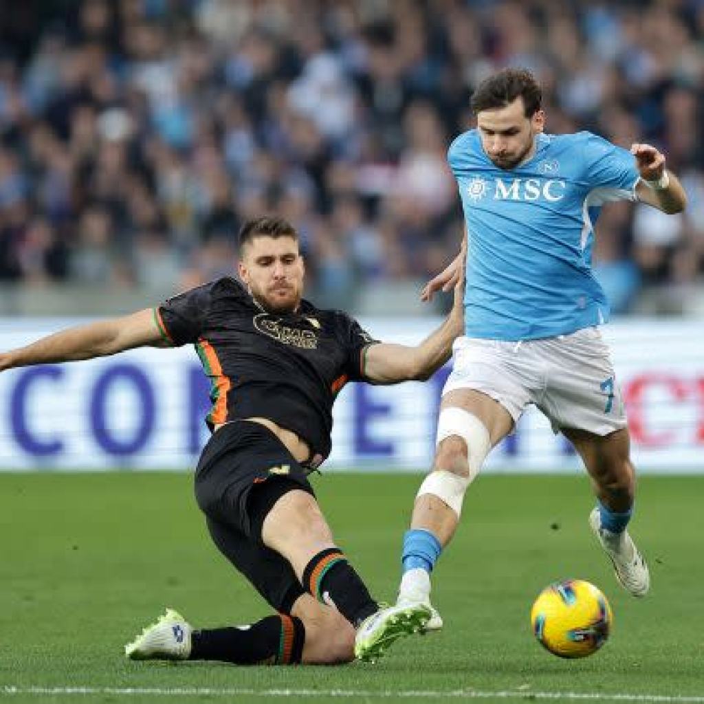 Napoli and PSG in Talks Regarding Kvaratskhelia Deal Napoli and PSG in Talks Regarding Kvaratskhelia Deal