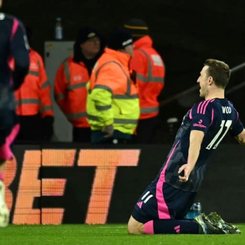 Forest tame Wolves to keep up unlikely Premier League title problem Forest tame Wolves to keep up unlikely Premier League title problem