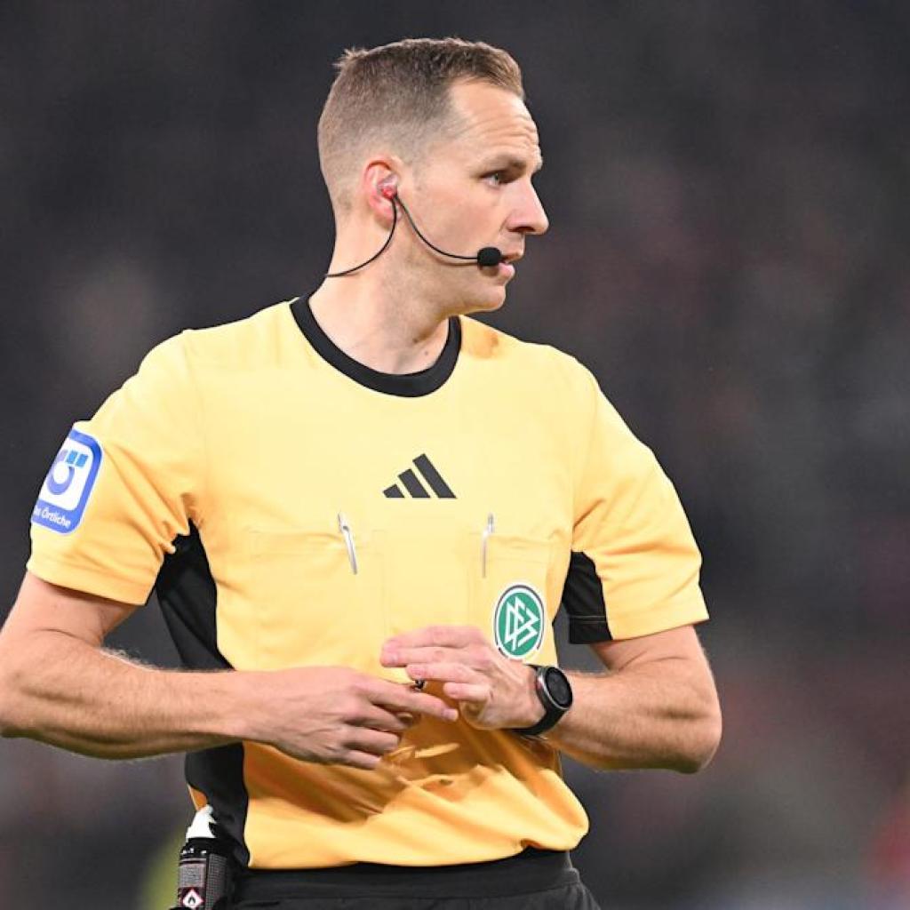 In-stadium referee clarifications apparently coming to the Bundesliga subsequent weekend In-stadium referee clarifications apparently coming to the Bundesliga subsequent weekend