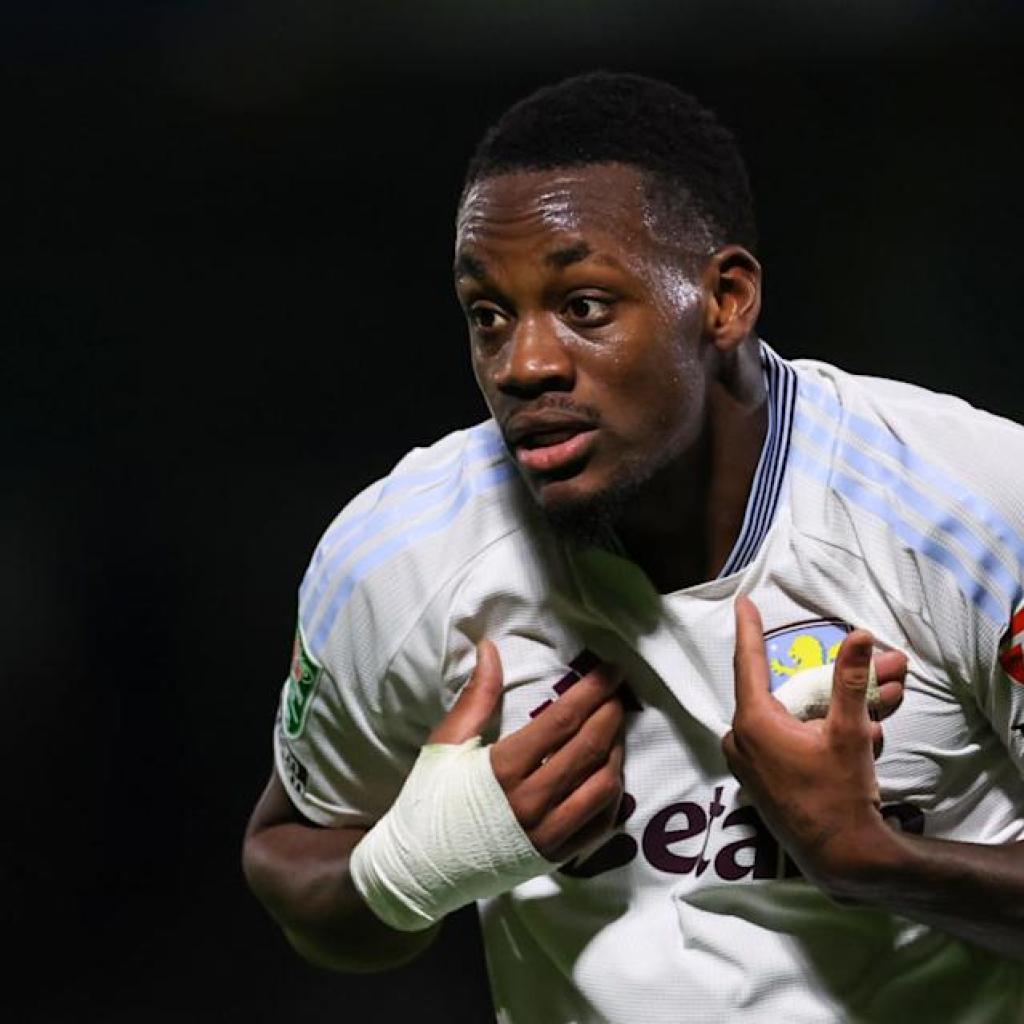 Barcelona launch enquiry for Premier League striker Barcelona launch enquiry for Premier League striker