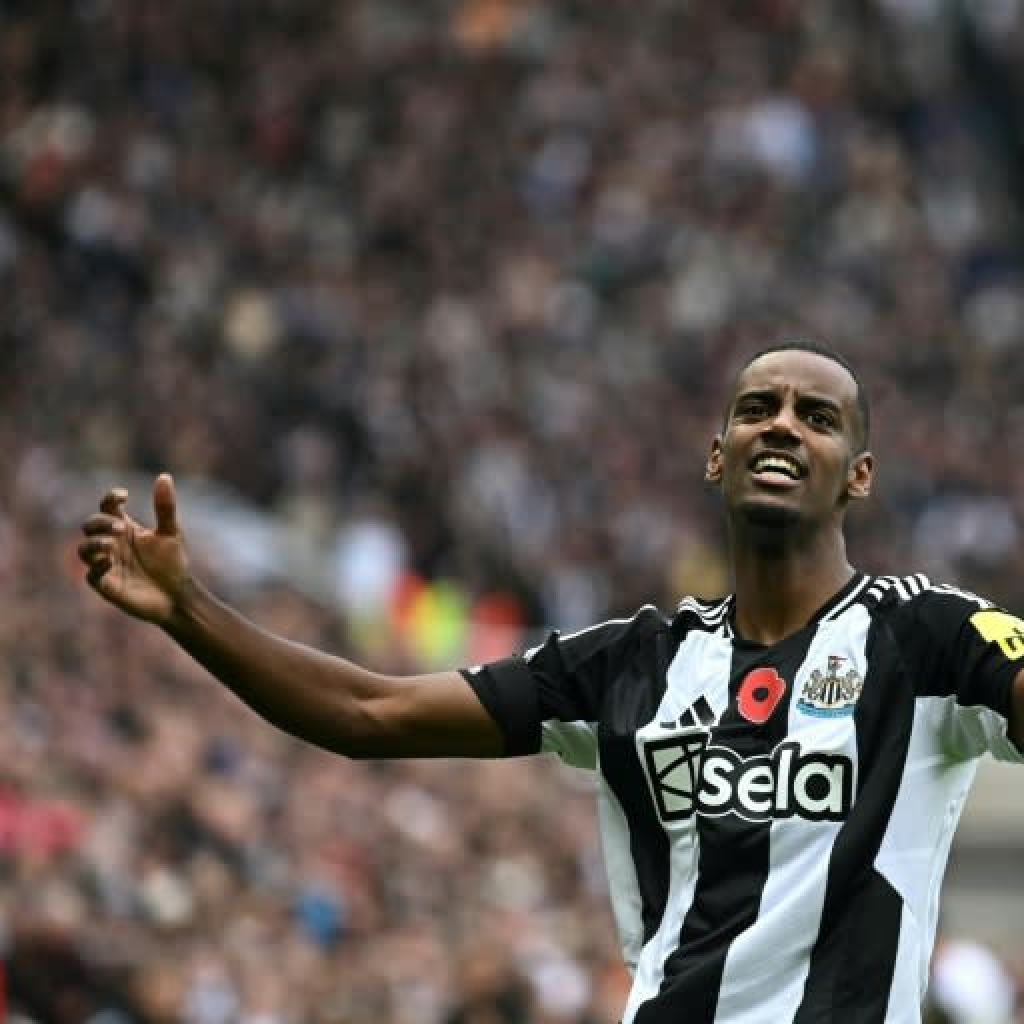 Arsenal Premier League hopes hit by Newcastle defeat Arsenal Premier League hopes hit by Newcastle defeat