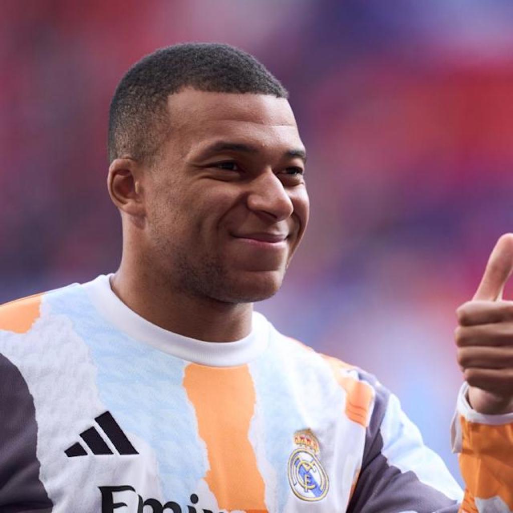 ‘I imagine, it’s important to imagine too’ – Kylian Mbappé unexpectedly visits relegation-threatened Caen day after UCL hat-trick ‘I imagine, it’s important to imagine too’ – Kylian Mbappé unexpectedly visits relegation-threatened Caen day after UCL hat-trick