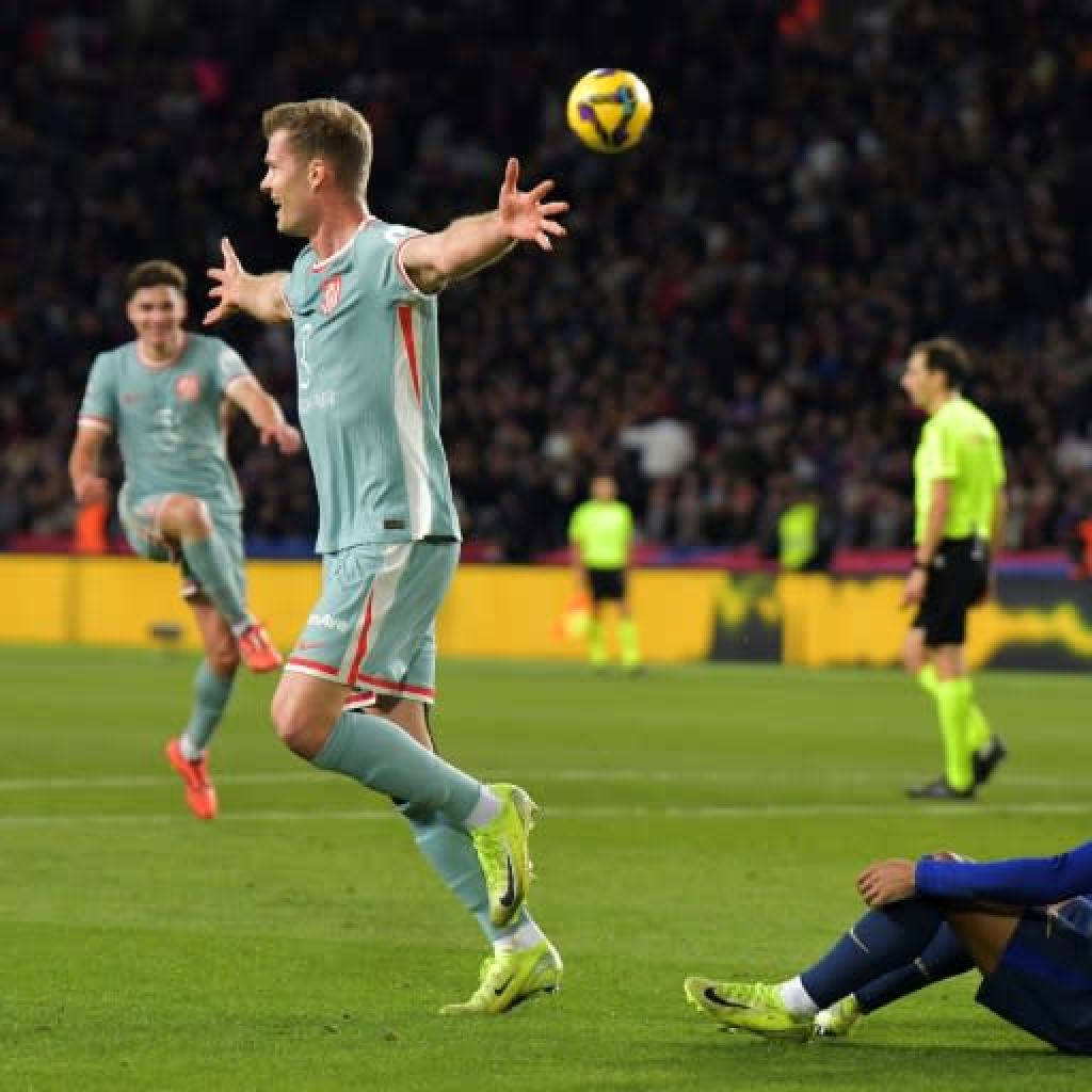 Atletico snatch late win at Barca to high La Liga Atletico snatch late win at Barca to high La Liga