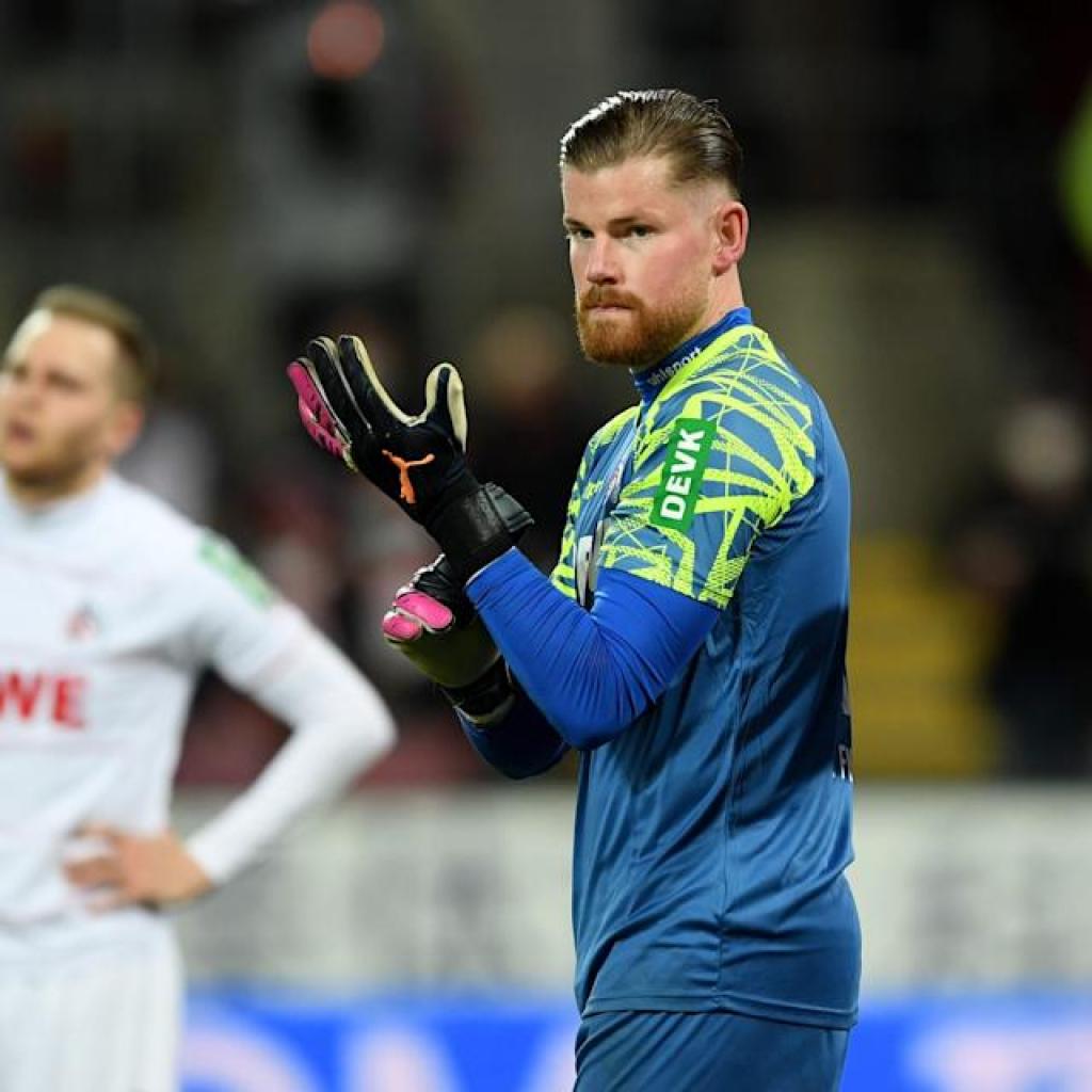 Bochum goalkeeper Timo Horn to make Bundesliga return after three-year-hiatus Bochum goalkeeper Timo Horn to make Bundesliga return after three-year-hiatus