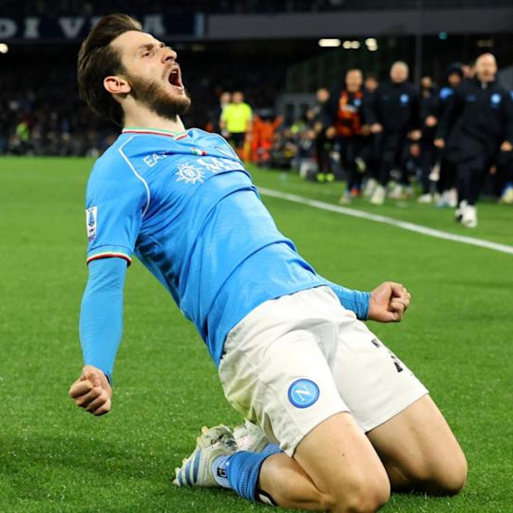 Liverpool, Man Utd’s €75M-Rated Goal Tipped for Premier League Success Amid PSG Rumors Liverpool, Man Utd’s €75M-Rated Goal Tipped for Premier League Success Amid PSG Rumors