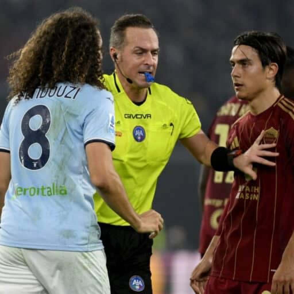 Dybala taunts Lazio’s Guendouzi, reveals 5 fingers to sign Serie A titles received Dybala taunts Lazio’s Guendouzi, reveals 5 fingers to sign Serie A titles received
