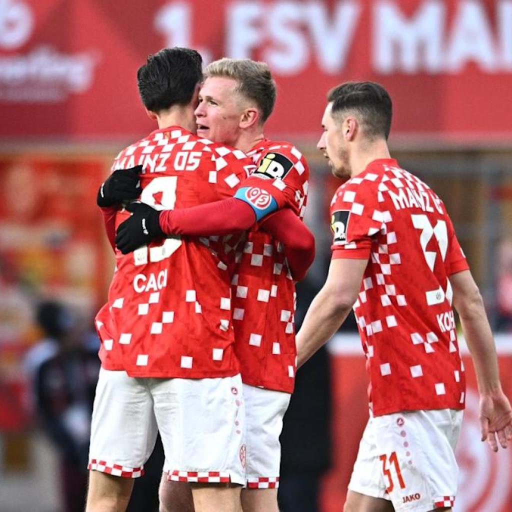 Bundesliga Staff of the Week: Matchday 16 Bundesliga Staff of the Week: Matchday 16