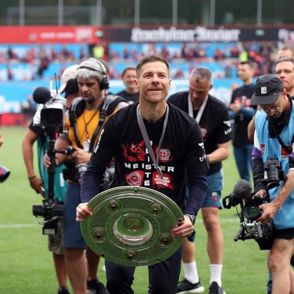 Report: Alonso paid greater than €60,000 for reproduction Bundesliga trophies Report: Alonso paid greater than €60,000 for reproduction Bundesliga trophies