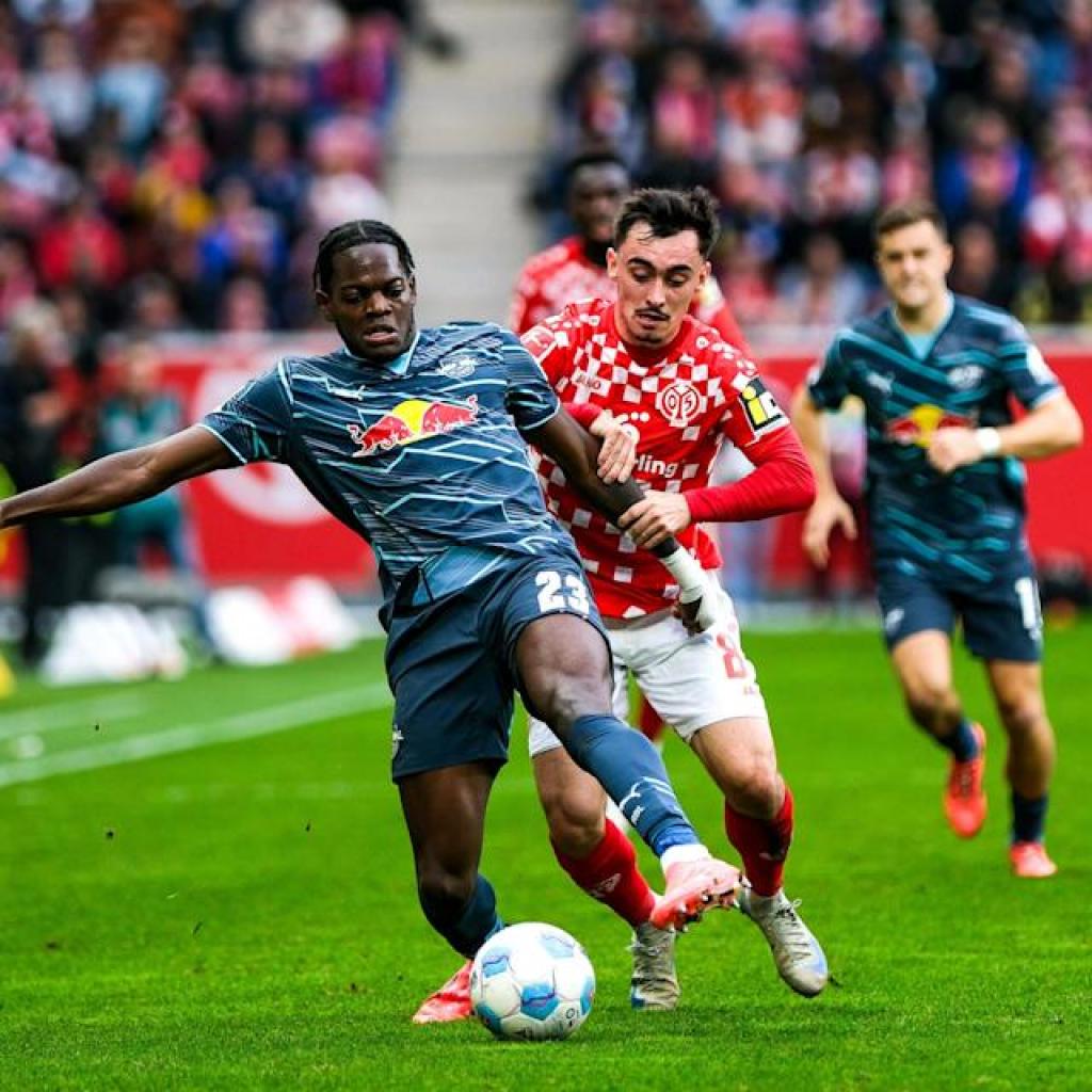 Report: Guardiola Eyes Key Defensive Addition from Bundesliga Report: Guardiola Eyes Key Defensive Addition from Bundesliga