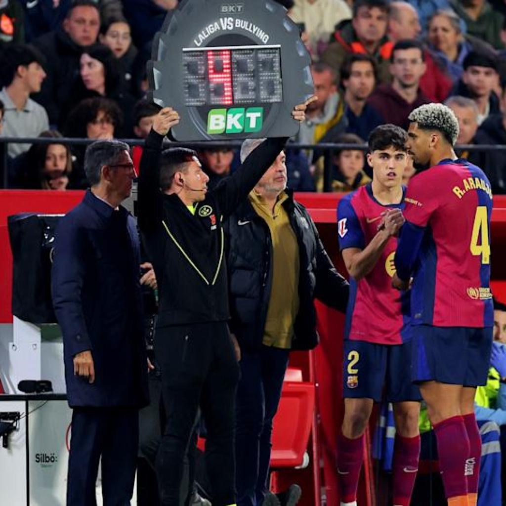 Hansi Flick Presents Damage Replace on Ronald Araújo Forward of Potential PSG Conflict in UCL Hansi Flick Presents Damage Replace on Ronald Araújo Forward of Potential PSG Conflict in UCL