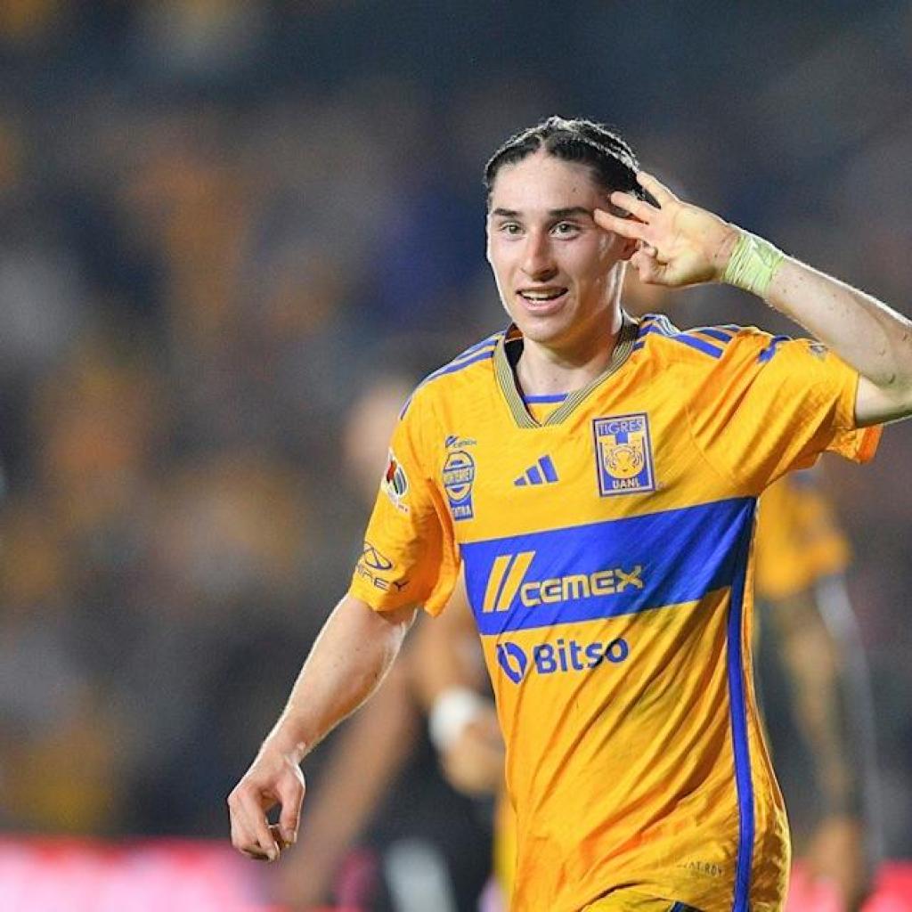 Former Gunner returns to Mexico squad after Arsenal exit Former Gunner returns to Mexico squad after Arsenal exit