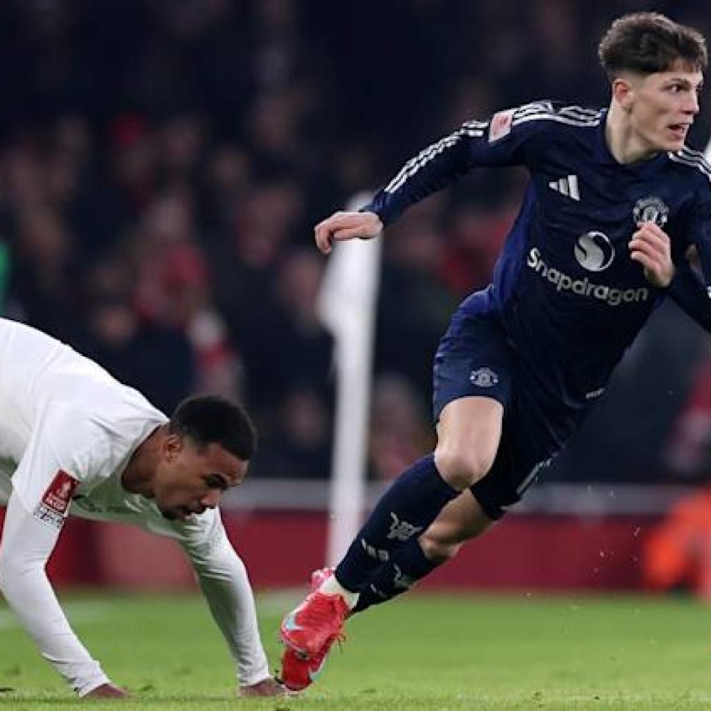 Man United reject Napoli’s £40 million bid for Alejandro Garnacho Man United reject Napoli’s £40 million bid for Alejandro Garnacho