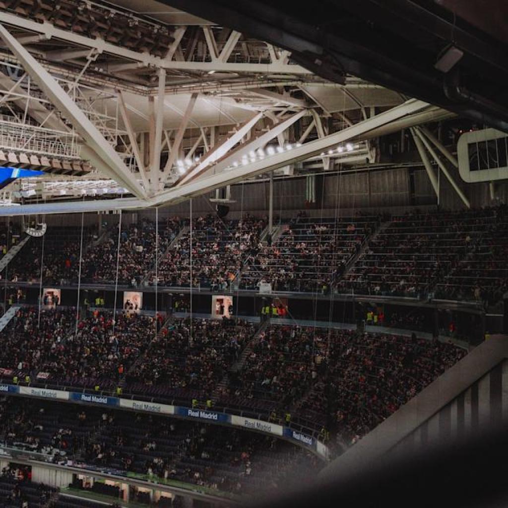 An enormous thanks to the near 4,500 Salzburg followers in Madrid! An enormous thanks to the near 4,500 Salzburg followers in Madrid!