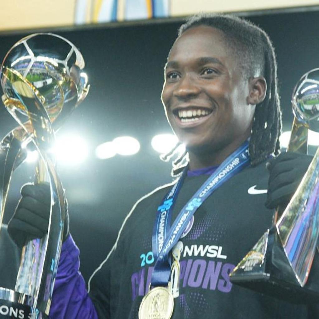 Zambia’s Barbra Banda abused on-line after profitable BBC Girls’s Footballer of the Yr amid gender storm Zambia’s Barbra Banda abused on-line after profitable BBC Girls’s Footballer of the Yr amid gender storm