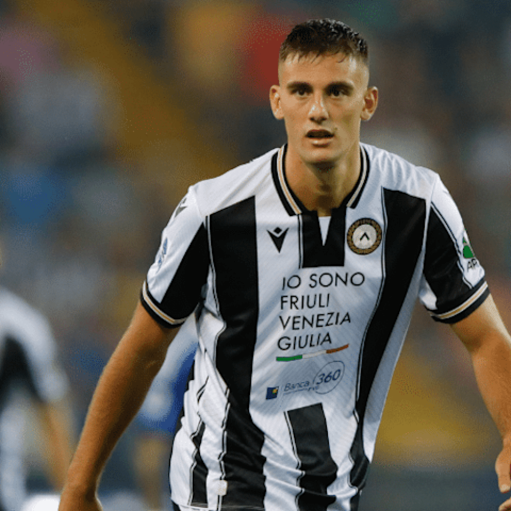 Premier League golf equipment chase deal for 6ft 7in Serie A striker Premier League golf equipment chase deal for 6ft 7in Serie A striker