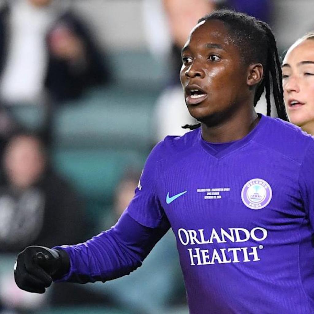 Emma Hayes slates ‘ridiculous’ criticism of Barbra Banda after gender row over BBC award Emma Hayes slates ‘ridiculous’ criticism of Barbra Banda after gender row over BBC award