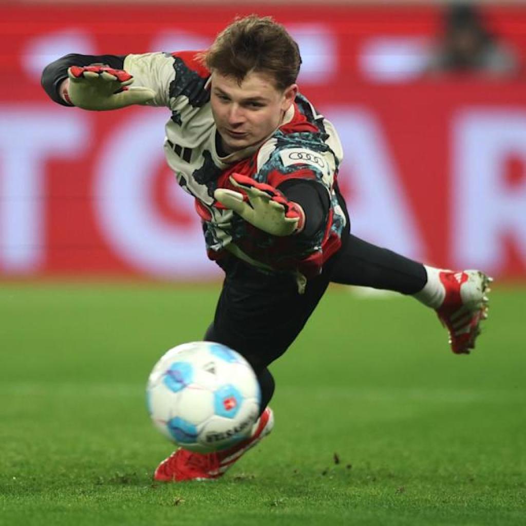 Kompany confirms Urbig will begin in Neuer’s absence towards Bochum Kompany confirms Urbig will begin in Neuer’s absence towards Bochum