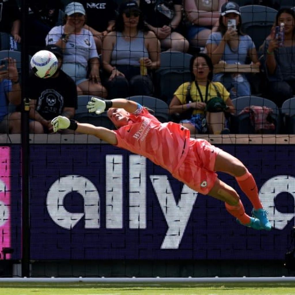 US girls’s keeper Naeher retiring after Europe matches US girls’s keeper Naeher retiring after Europe matches