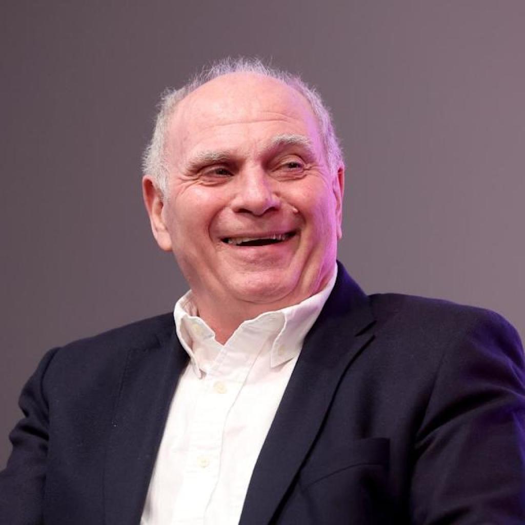 Hoeness guarantees Bayern will win the Bundesliga after sturdy begin to season Hoeness guarantees Bayern will win the Bundesliga after sturdy begin to season