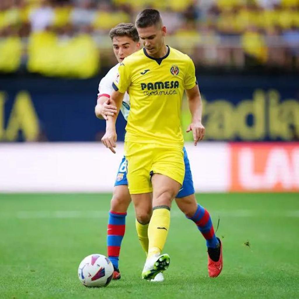 Aston Villa flip attentions to 2nd La Liga defender after failure in Badé pursuit Aston Villa flip attentions to 2nd La Liga defender after failure in Badé pursuit