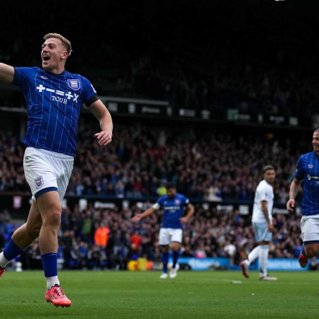 Manchester United Contemplate Premier League Ahead as Summer time Striker Answer Manchester United Contemplate Premier League Ahead as Summer time Striker Answer