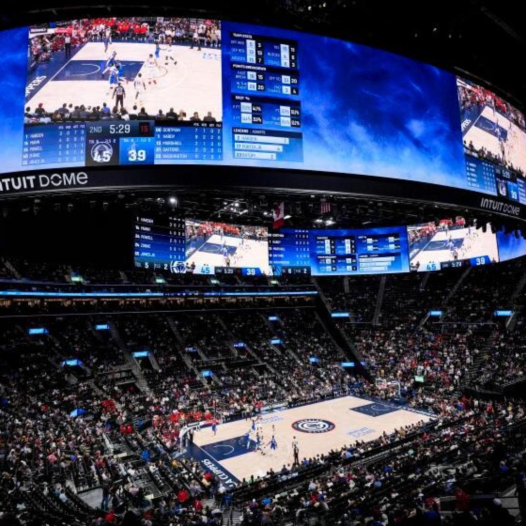Because the Clippers open their new enviornment, breaking down the true worth of a brand new residence Because the Clippers open their new enviornment, breaking down the true worth of a brand new residence