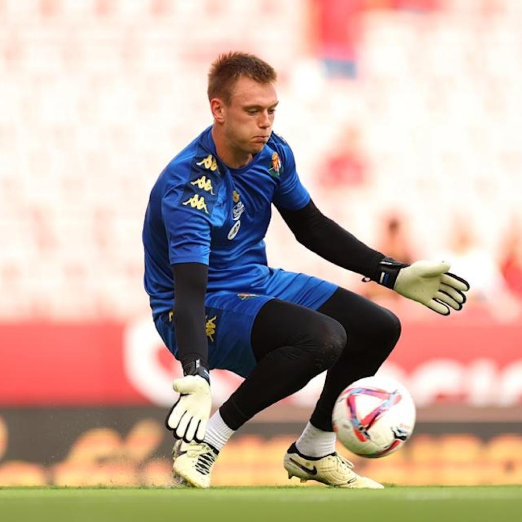 Arsenal loanee concedes 7 regardless of 9 saves Arsenal loanee concedes 7 regardless of 9 saves