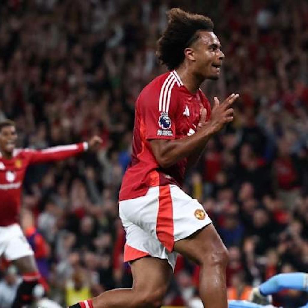 Shock Premier League suitors emerge for struggling Man United ahead Joshua Zirkzee Shock Premier League suitors emerge for struggling Man United ahead Joshua Zirkzee