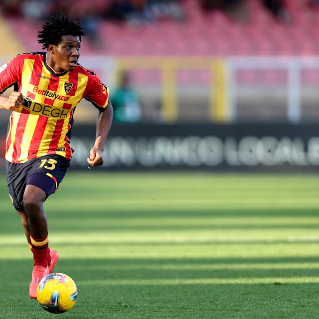 Manchester United full signing of younger Lecce star Manchester United full signing of younger Lecce star