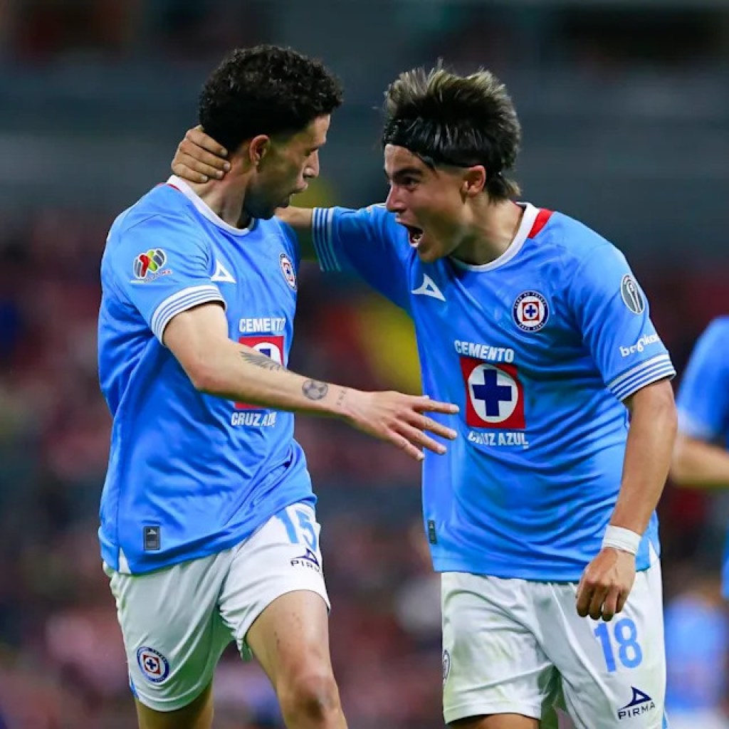 Chivas continues disappointing season after loss towards Cruz Azul in controversial match. Chivas continues disappointing season after loss towards Cruz Azul in controversial match.