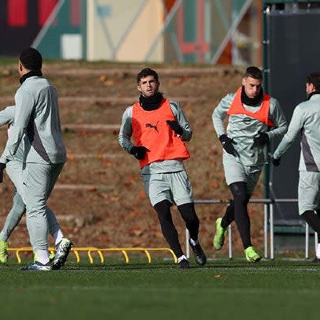 SUNDAY AT WORK AHEAD OF BRATISLAVA SUNDAY AT WORK AHEAD OF BRATISLAVA