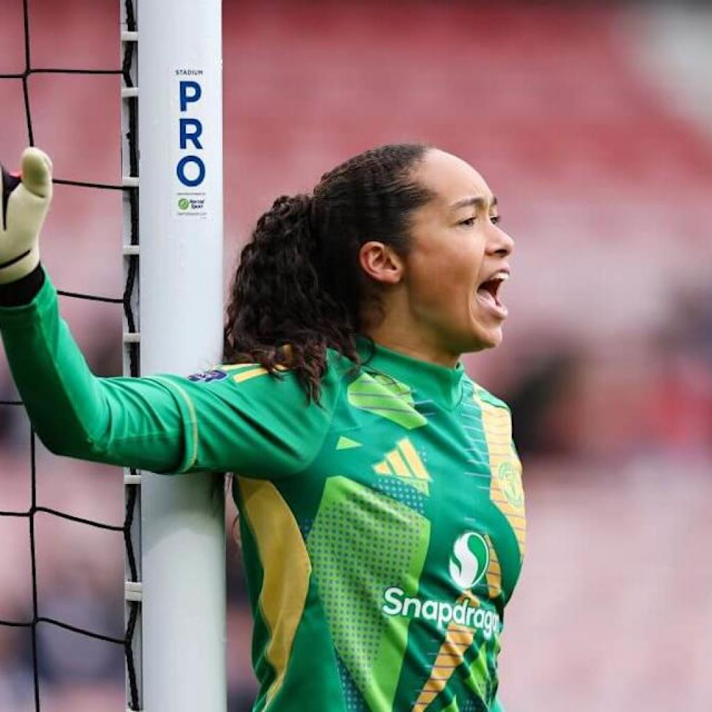 Phallon Tullis-Joyce: From abandoning marine biology to Man Utd No 1 and USWNT choice Phallon Tullis-Joyce: From abandoning marine biology to Man Utd No 1 and USWNT choice