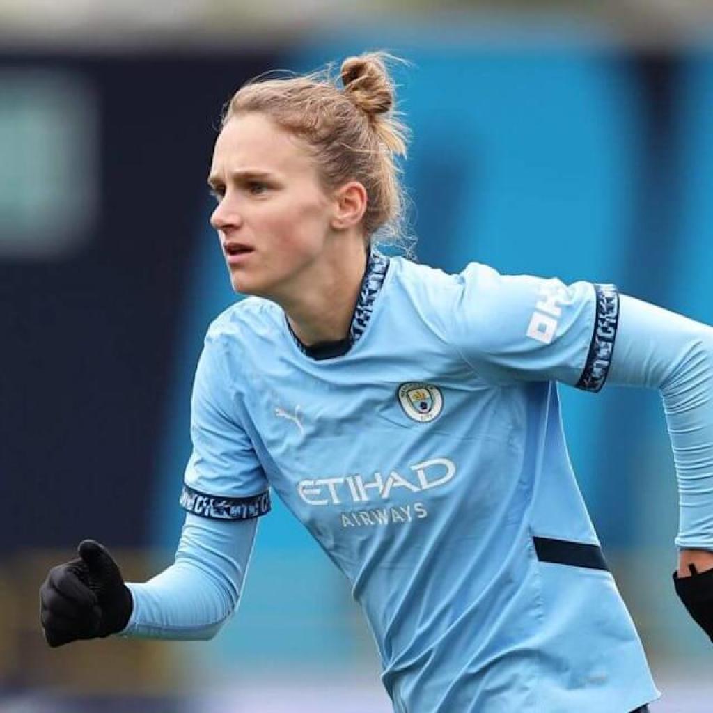 Manchester Metropolis’s Vivianne Miedema undergoes knee surgical procedure Manchester Metropolis’s Vivianne Miedema undergoes knee surgical procedure