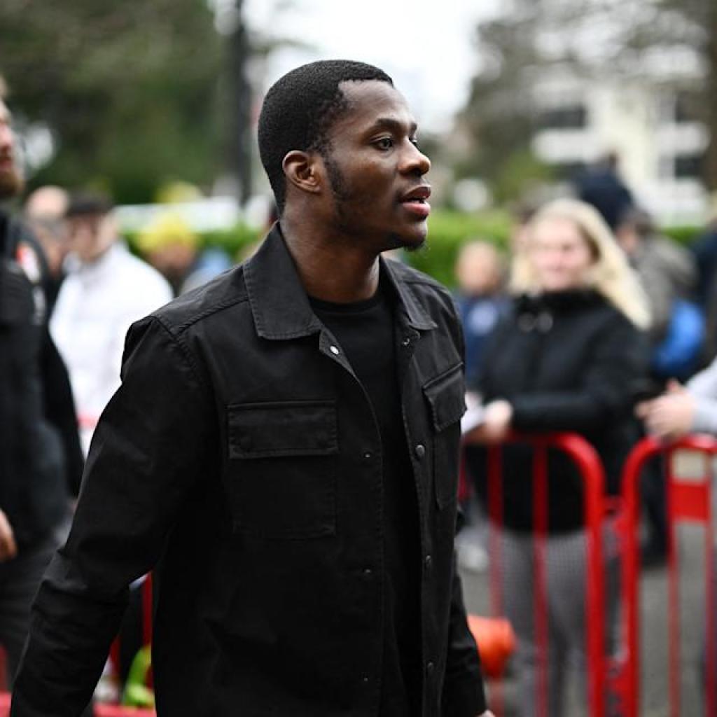 Bournemouth v Liverpool LIVE: Staff information and line-ups as Diaz and Gakpo begin for Premier League leaders Bournemouth v Liverpool LIVE: Staff information and line-ups as Diaz and Gakpo begin for Premier League leaders