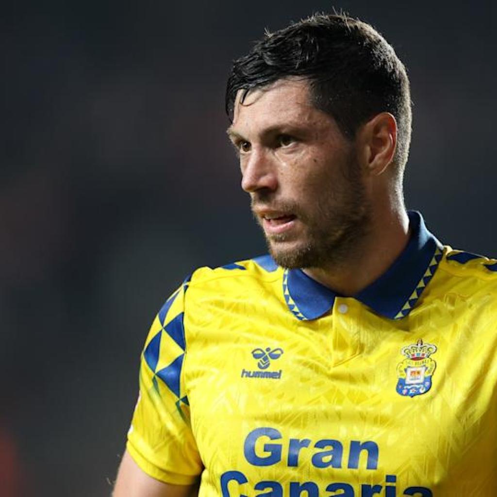 Las Palmas prolong optimistic La Liga run with Friday win at Rayo Vallecano Las Palmas prolong optimistic La Liga run with Friday win at Rayo Vallecano