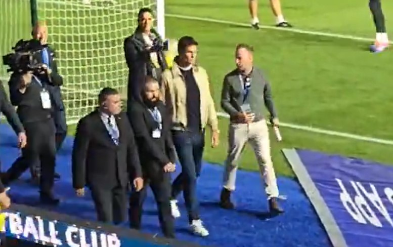 Tom Brady in hilarious reaction after getting X-rated welcome from Wrexham fans Tom Brady in hilarious reaction after getting X-rated welcome from Wrexham fans