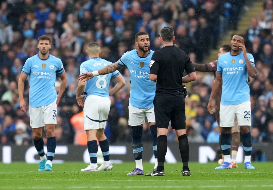 Walker confronts ref Michael Oliver in tunnel over crucial moment cameras missed Walker confronts ref Michael Oliver in tunnel over crucial moment cameras missed