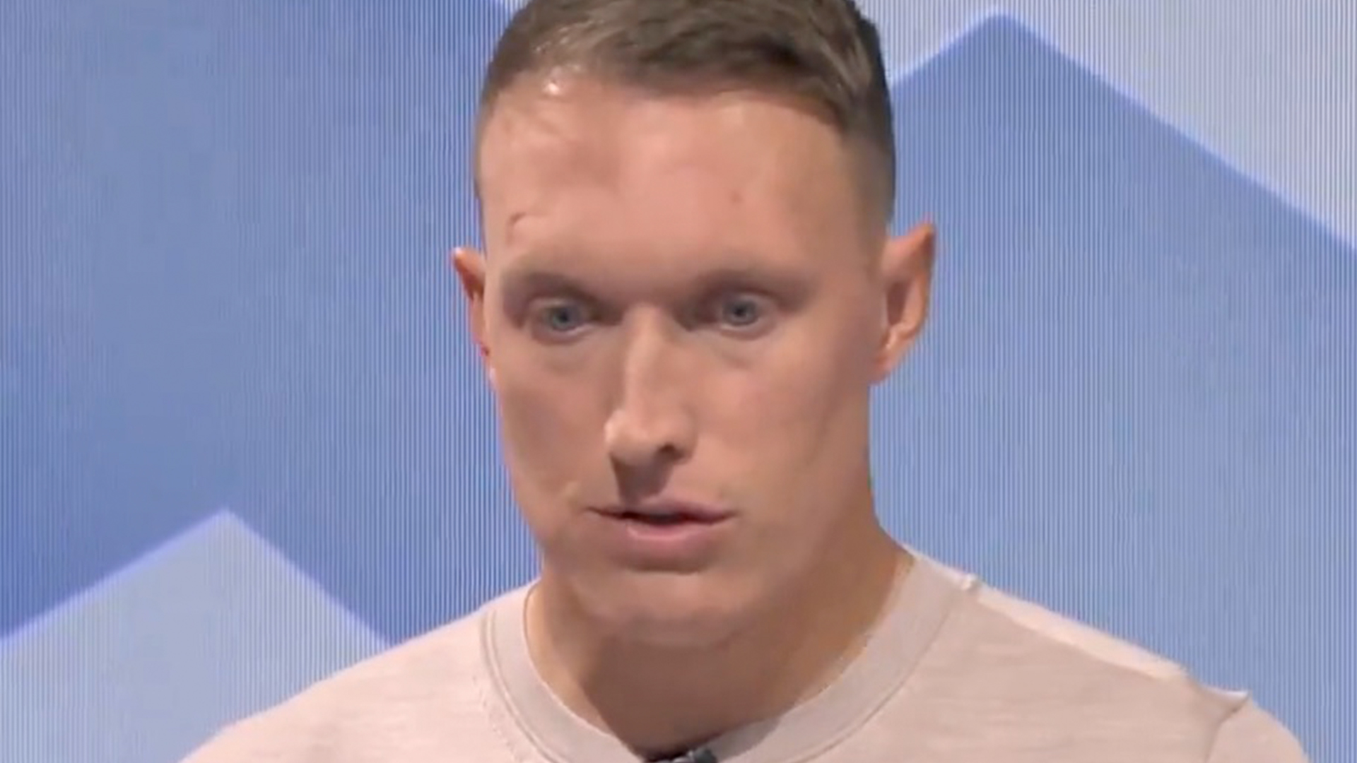 Fans praise Sky Sports for getting Phil Jones in studio for Man Utd clash Fans praise Sky Sports for getting Phil Jones in studio for Man Utd clash