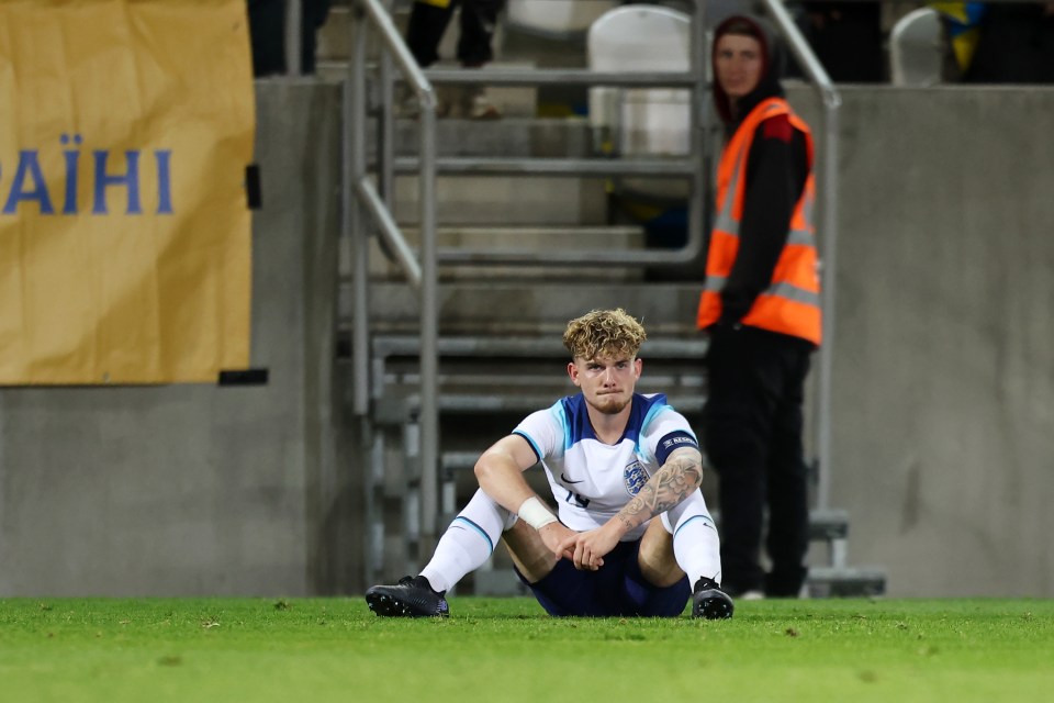Liverpool star Harvey Elliott suffers broken foot during England U21 duty Liverpool star Harvey Elliott suffers broken foot during England U21 duty