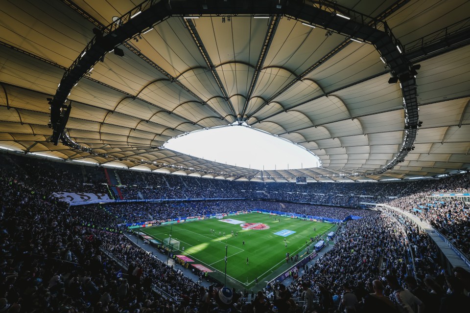 Police detain sixty armed fans with knives before Europa League clash Police detain sixty armed fans with knives before Europa League clash