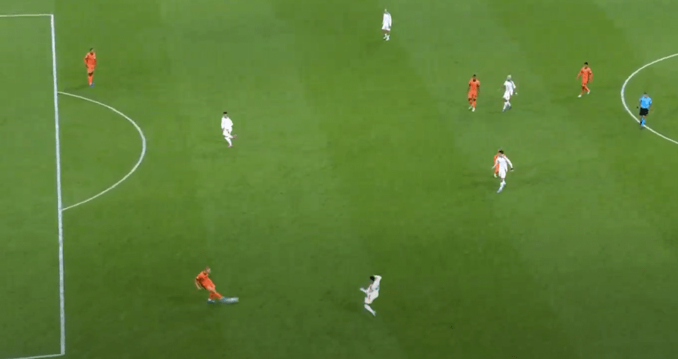 De Ligt makes ANOTHER howler leading to goal before being subbed at half-time De Ligt makes ANOTHER howler leading to goal before being subbed at half-time