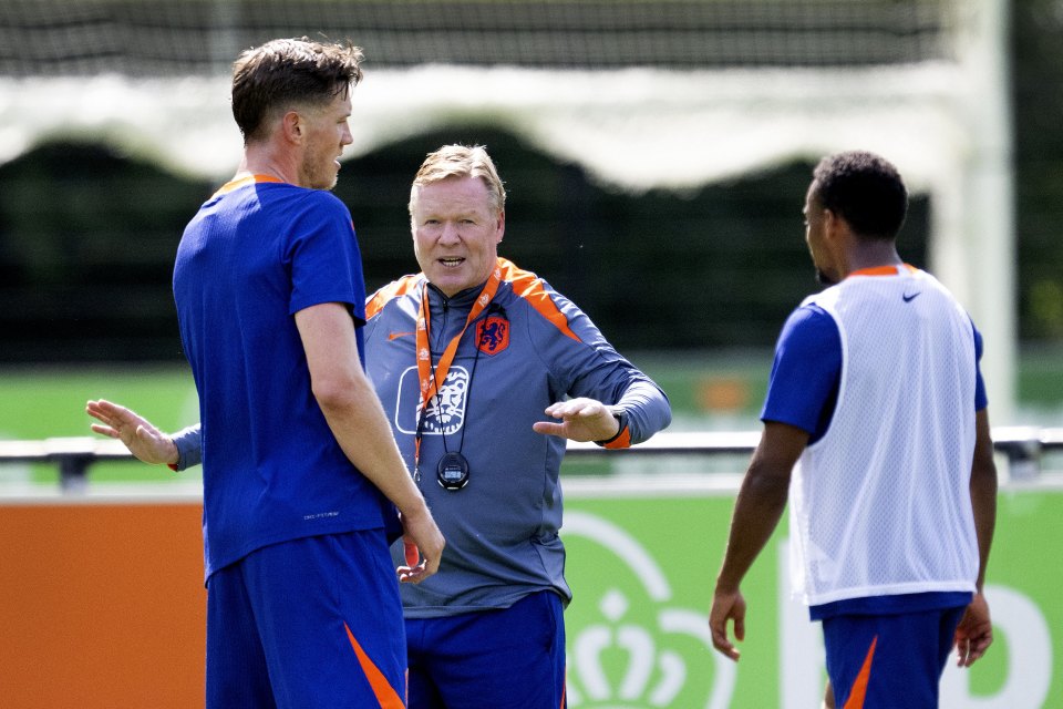 Ex-Man Utd ace Weghorst and Arsenal's Timber in furious training ground bust-up Ex-Man Utd ace Weghorst and Arsenal's Timber in furious training ground bust-up
