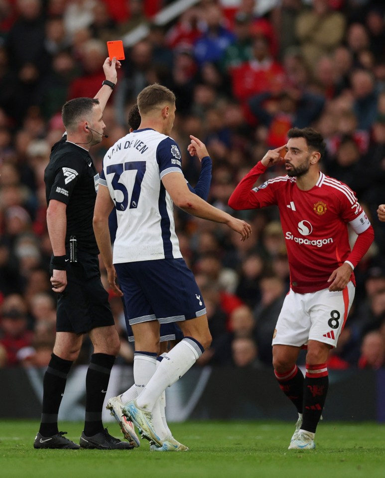 Tottenham slam their own fans for homophobic chanting during Utd game Tottenham slam their own fans for homophobic chanting during Utd game