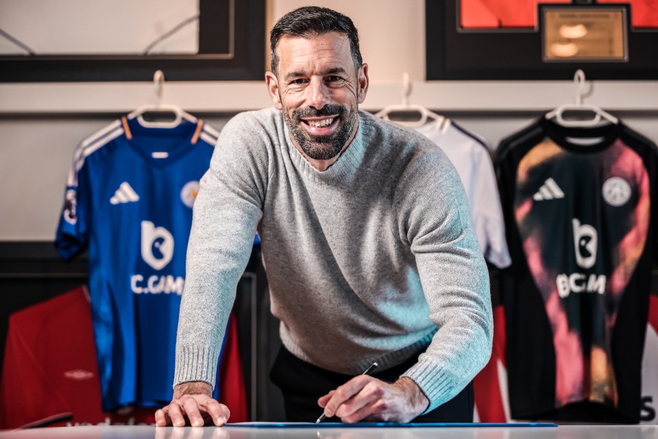 Van Nistelrooy named Leicester boss as Man Utd legend makes instant return Van Nistelrooy named Leicester boss as Man Utd legend makes instant return